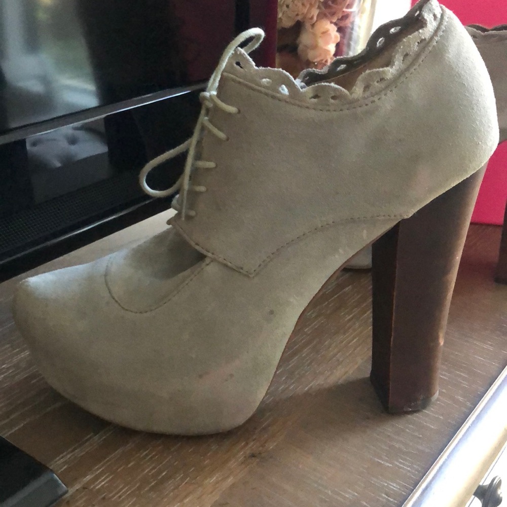 Betsy Johnson booties! size 10, like new!